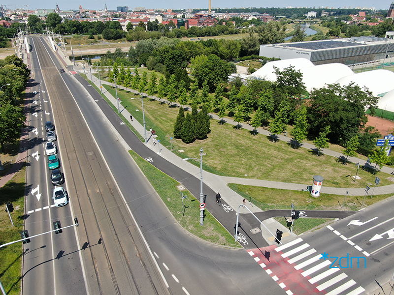 Galeria zdjęć nowej drogi rowerowej i chodnika wzdłuż ul. Kórnickiej - grafika rozmowy