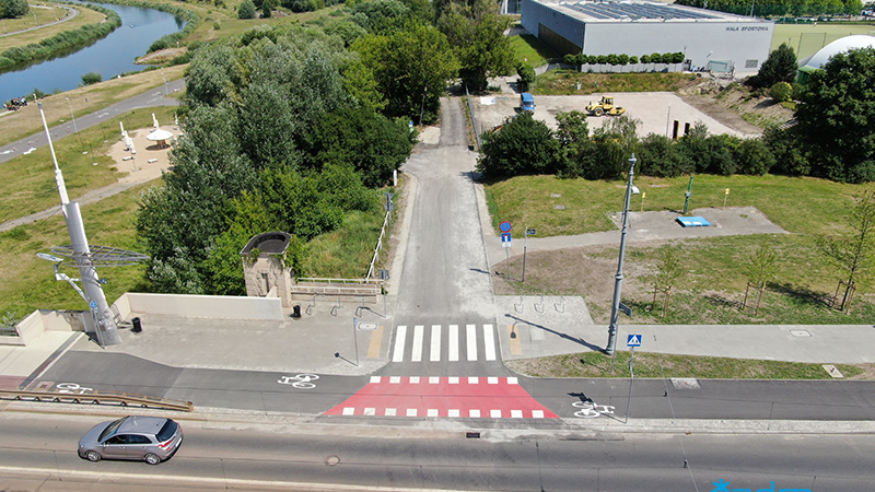 Galeria zdjęć nowej drogi rowerowej i chodnika wzdłuż ul. Kórnickiej