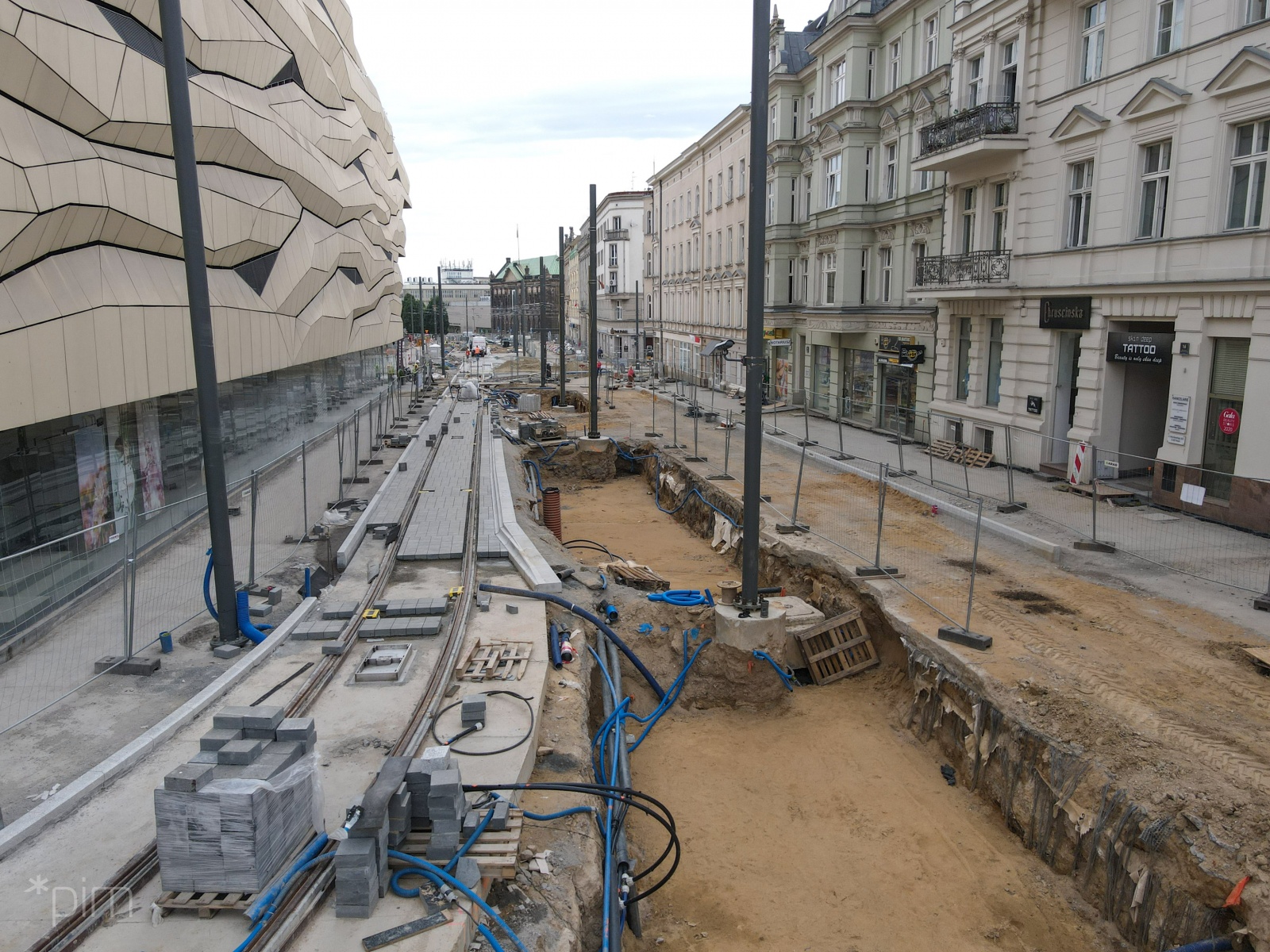 Galeria zdjęć przedstawia prace na ul. Św. Marcin. - grafika rozmowy