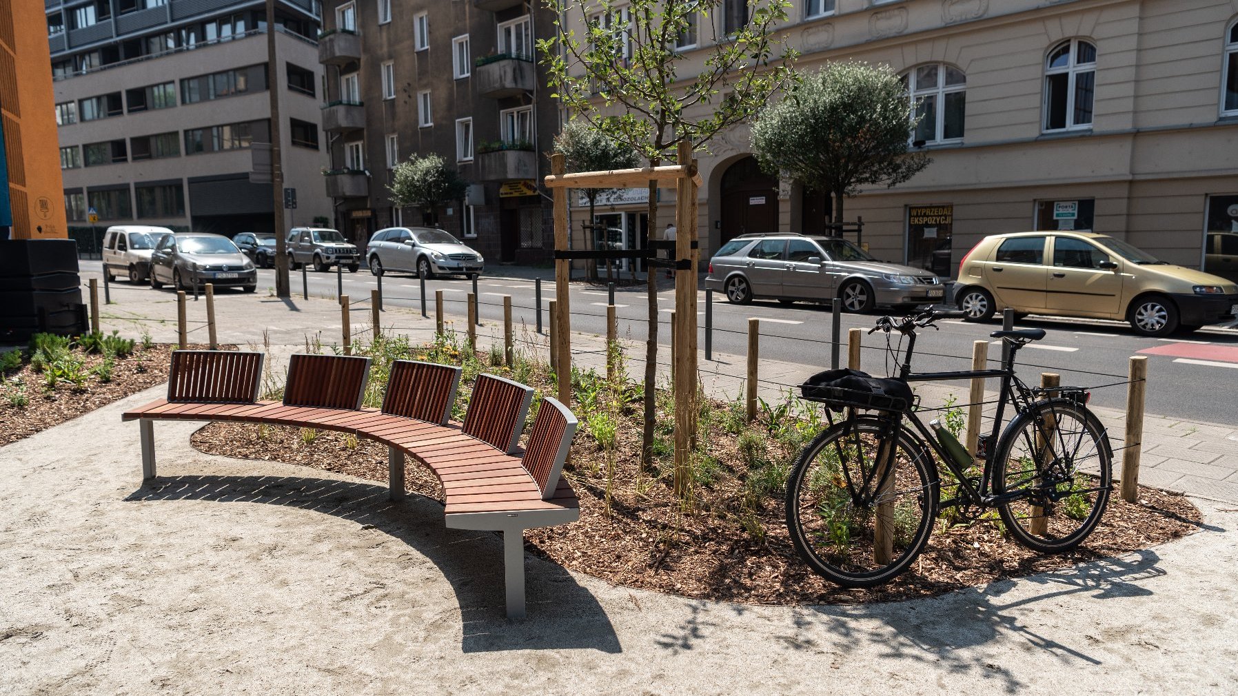 Galeria zdjęć przedstawia konferencję prasową dot. nowego skweru na Jeżycach.