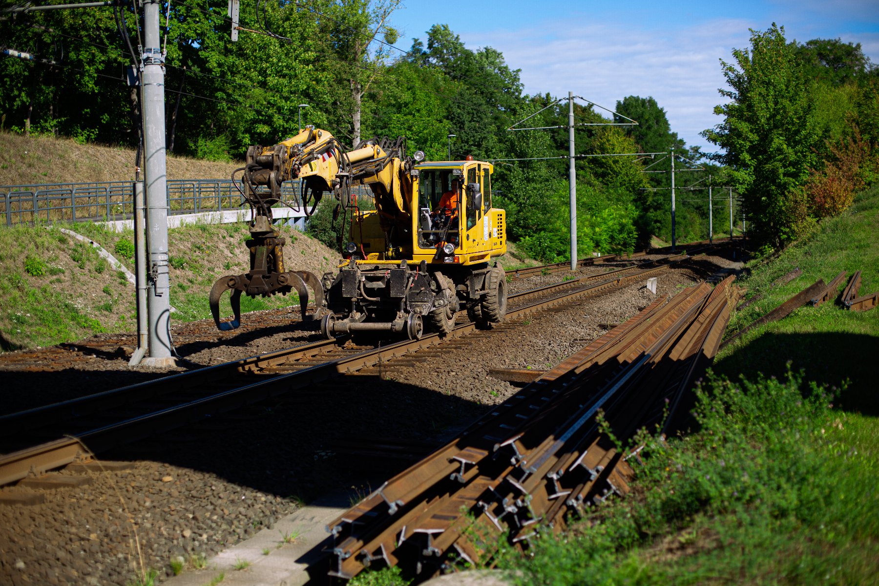 Galeria zdjęć z prac na trasie Poznańskiego Szybkiego Tramwaju - grafika rozmowy