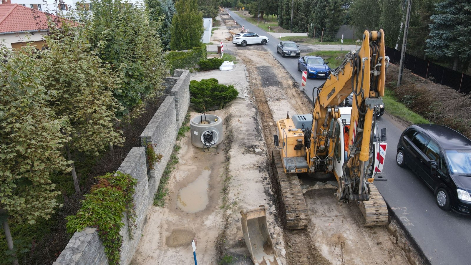 Galeria zdjęć przedstawia prace budowlane na ul. Pokrzywno.