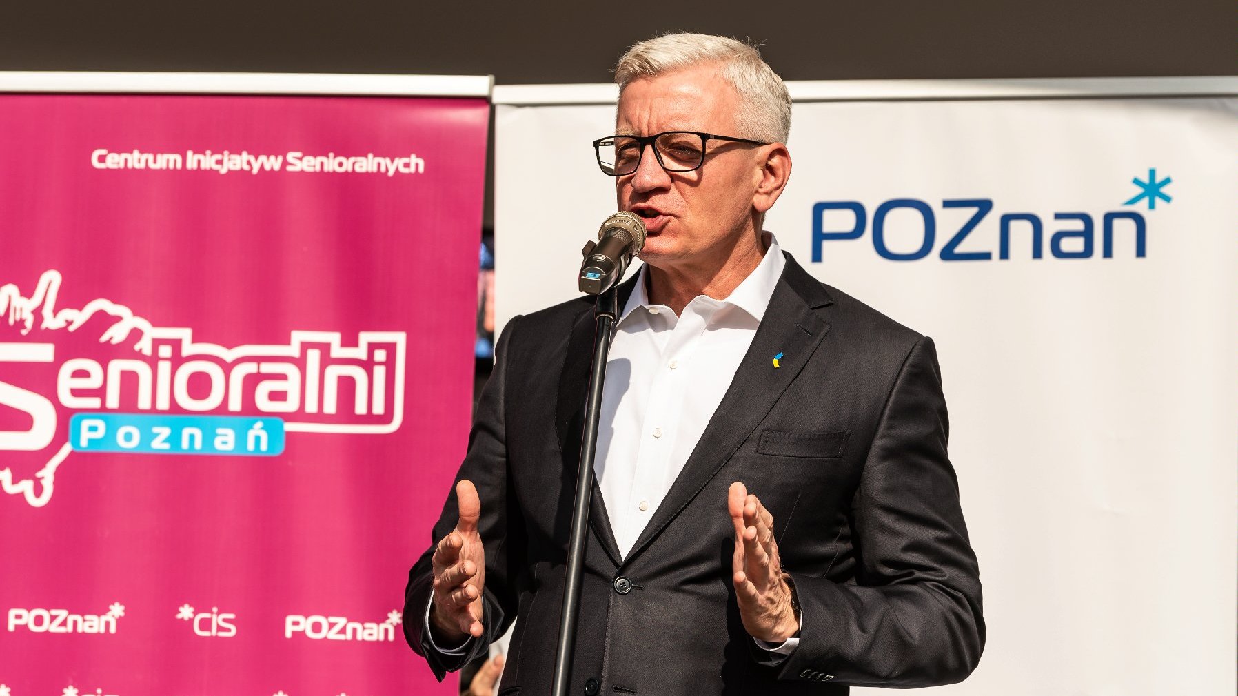 Galeria zdjęć przedstawia inaugurację "Senioralnych" na pl. Wolności.