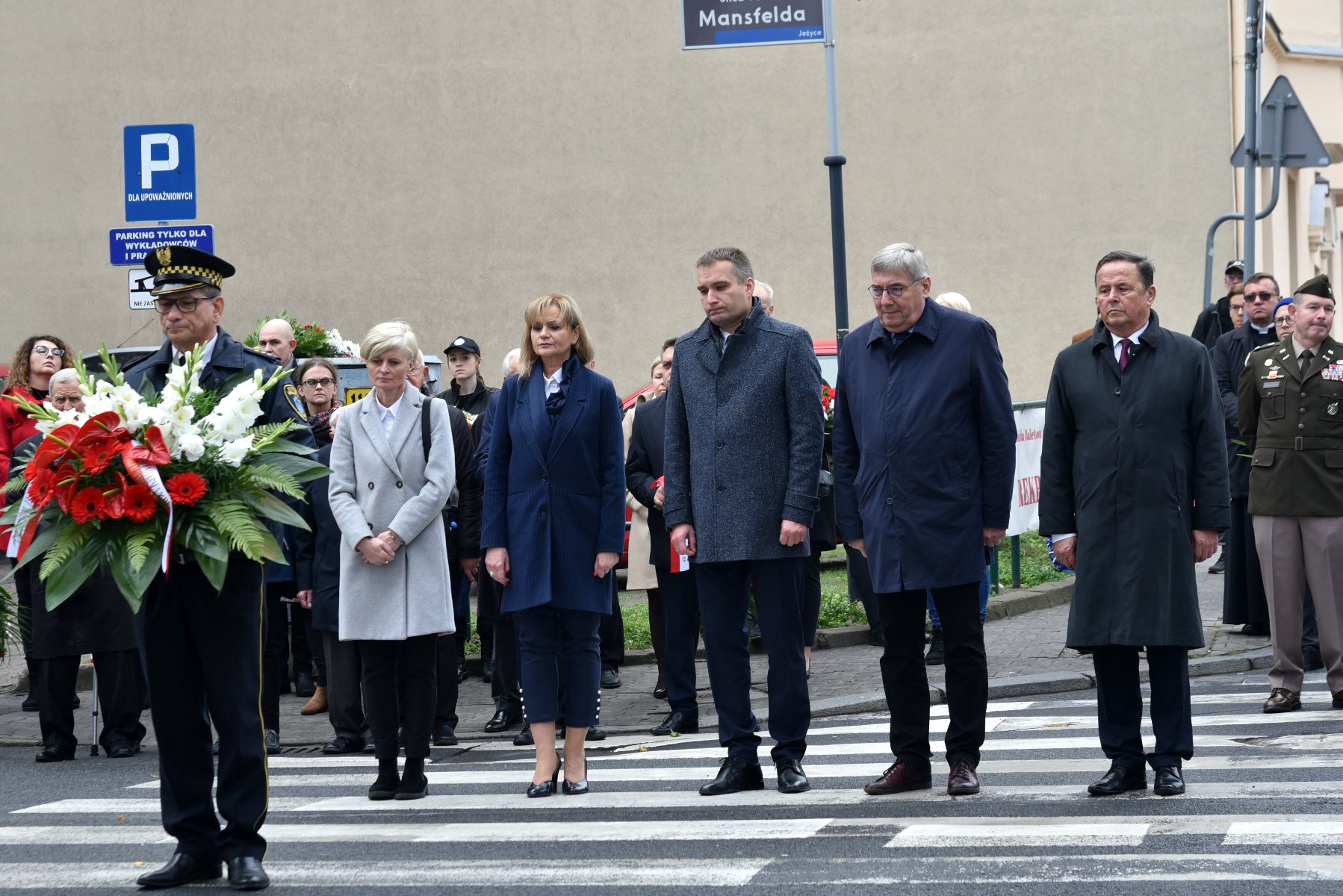 Galeria zdjęć z uroczystości z okazji 66. rocznicy Powstania Węgierskiego - grafika rozmowy