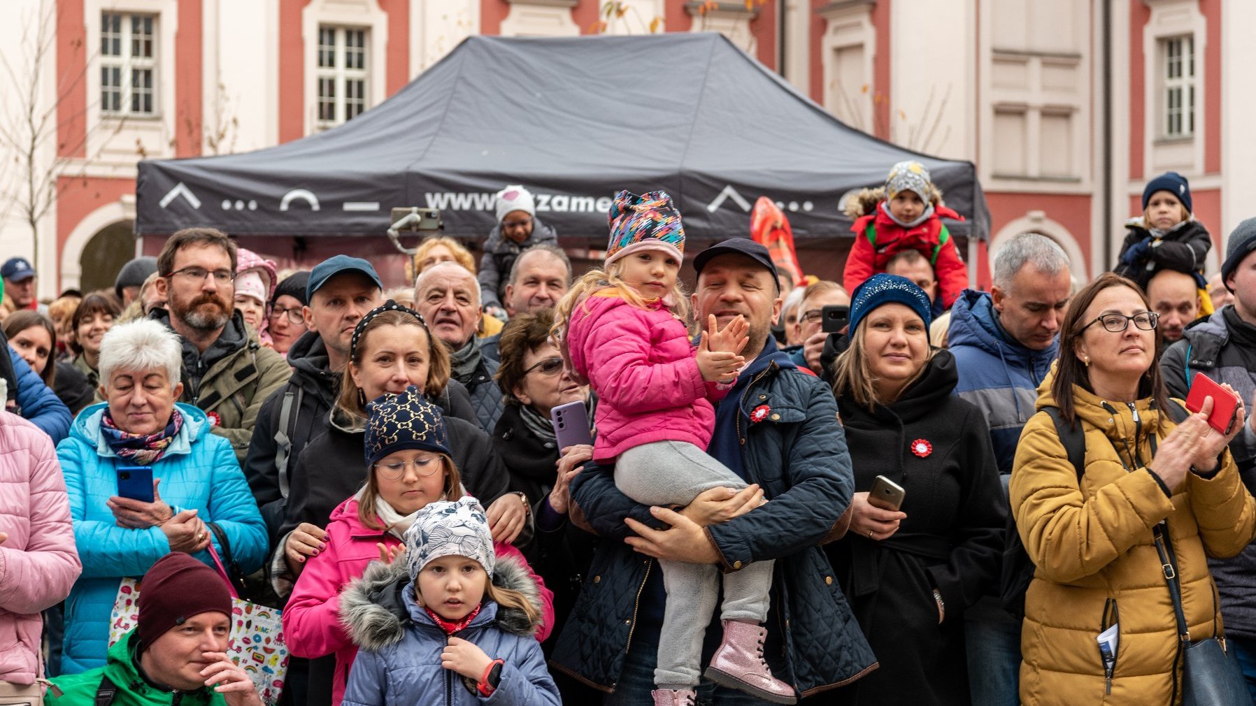 Galeria zdjęć przedstawia obchody 11 listopada w Poznaniu.