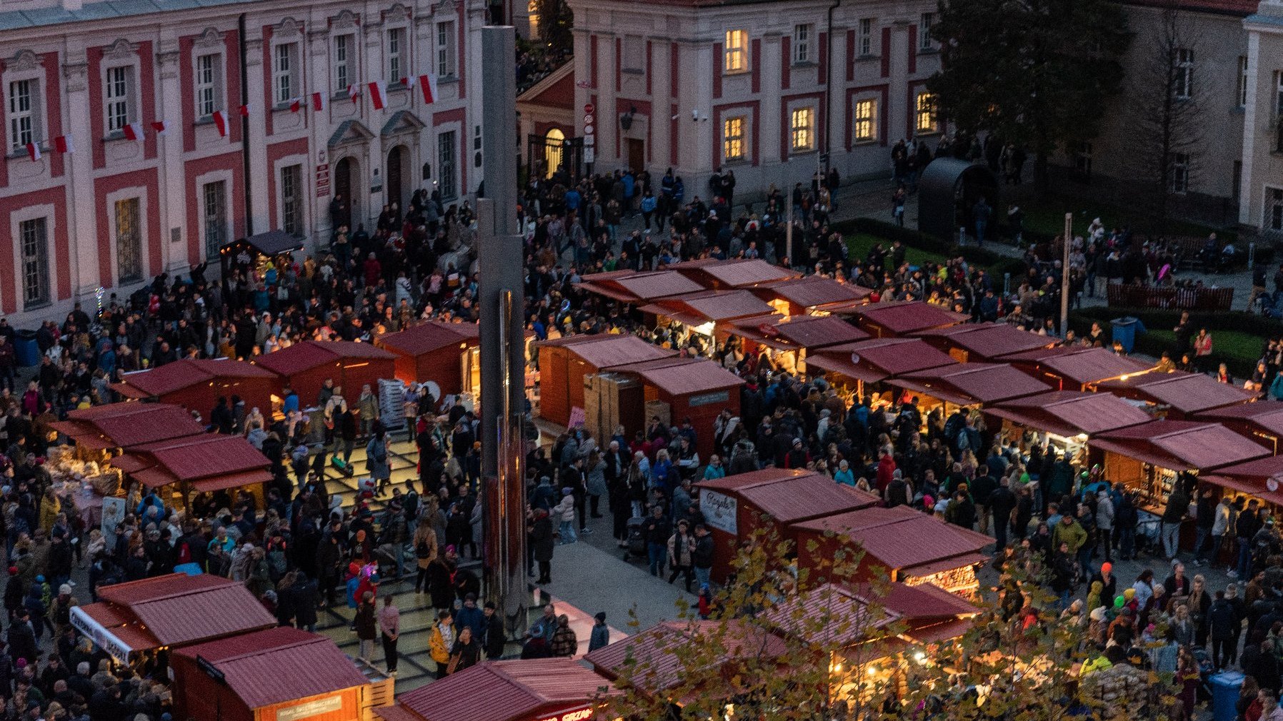 Galeria zdjęć przedstawia obchody 11 listopada w Poznaniu.