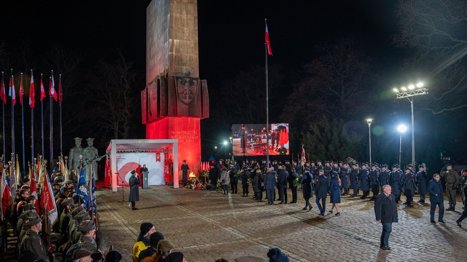 Galeria zdjęć przedstawia obchody Narodowego Dnia Zwycięskiego Powstania Wielkopolskiego w Poznaniu.