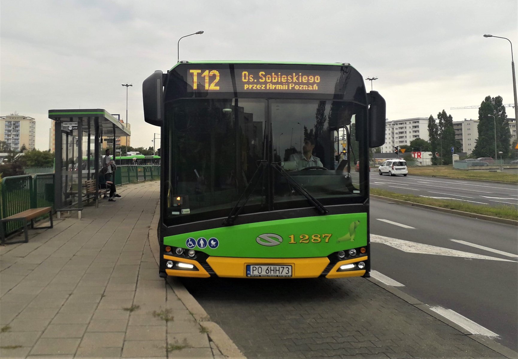 Autobus T12 - grafika rozmowy