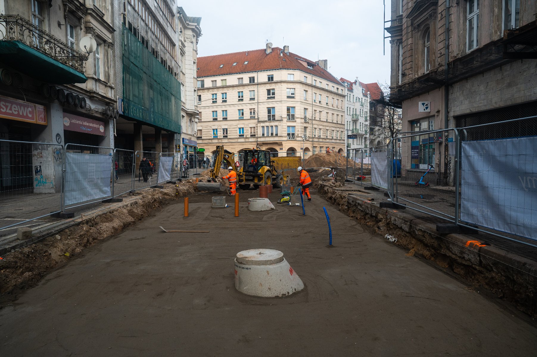 Galeria zdjęć z prac prowadzonych w centrum - grafika rozmowy