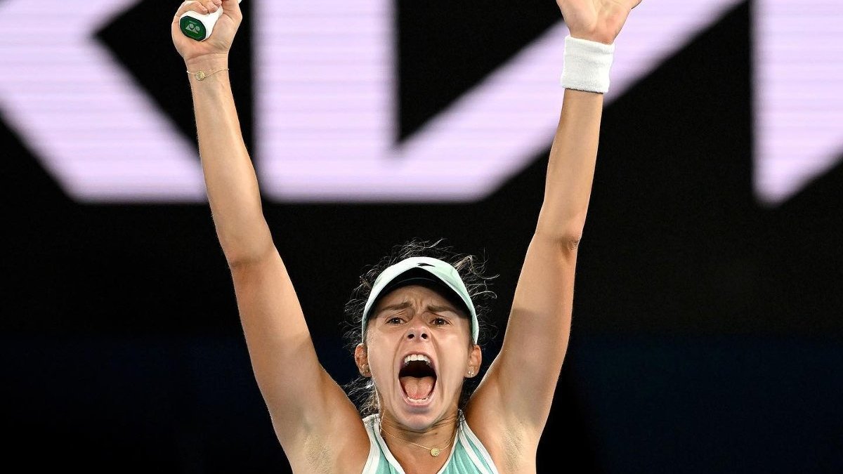 Triumfująca Magda Linette po zwycięstwie w Australian Open