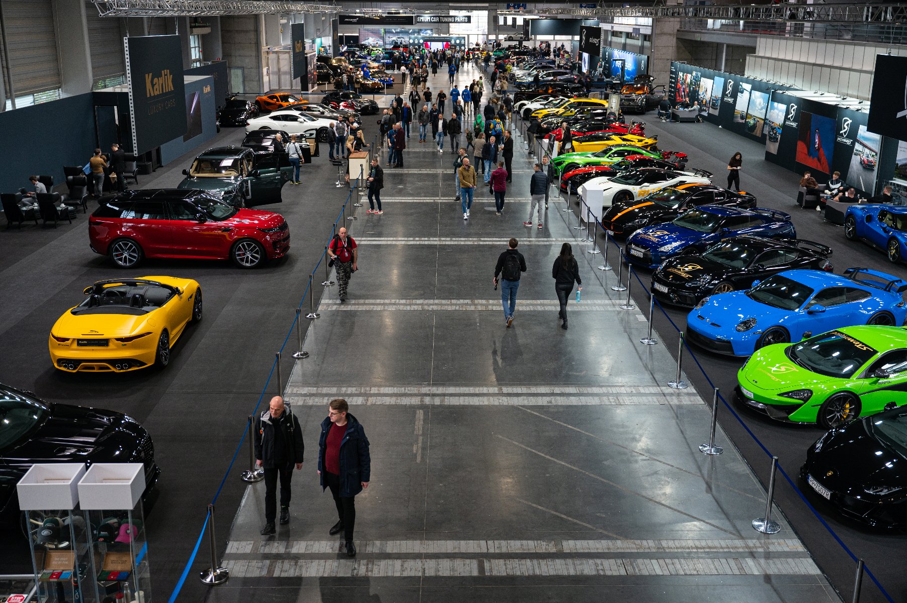 Galeria zdjęć z Poznań Motor Show - grafika rozmowy