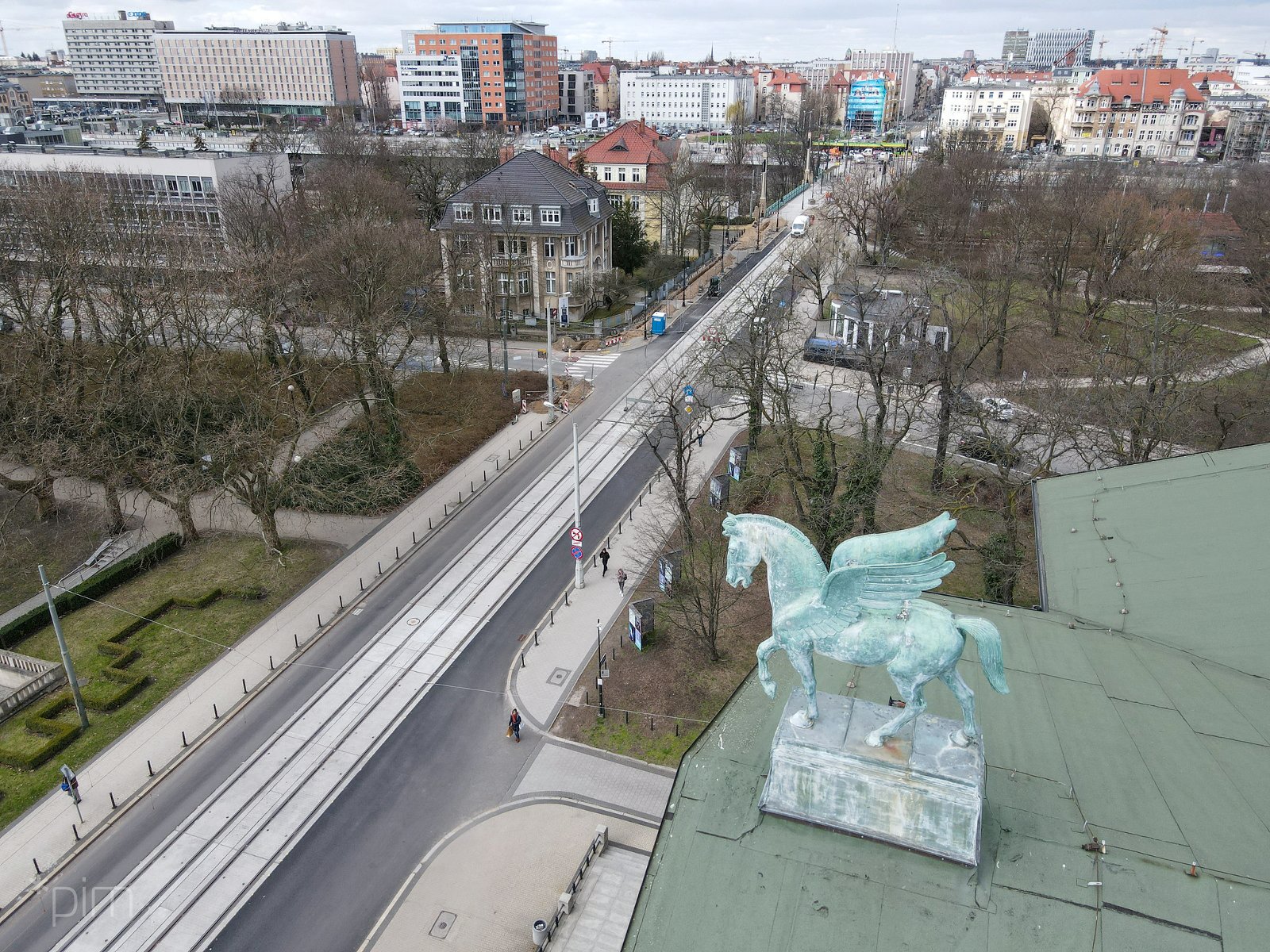 Galeria zdjęć z postępu prac na ulicach Fredry, Mielżyńskiego i placu Cyryla Ratajskiego - grafika rozmowy