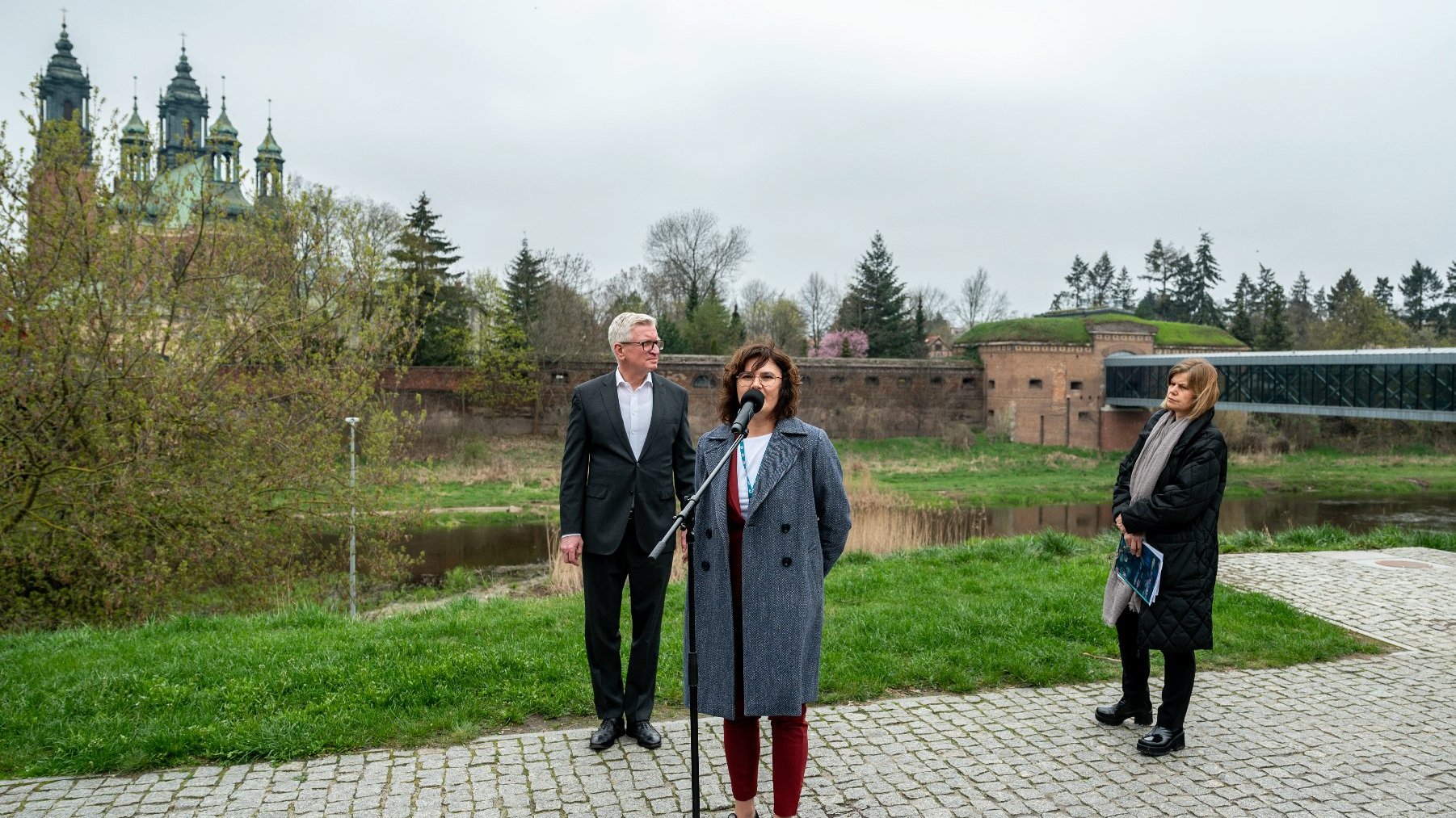 Od lewej: Jacek Jaśkowiak, prezydent Poznania, Monika Herkt, dyrektor Poznańskiego Centrum Dziedzictwa i Arleta Kolasińska z Fundacji Puenta.