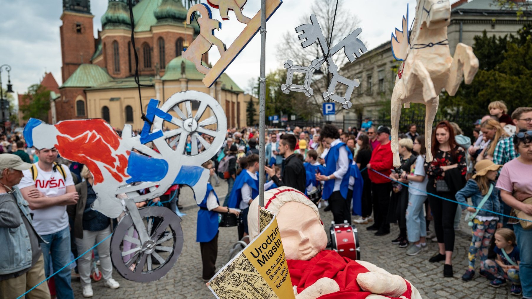 Galeria zdjęć przedstawia obchody 770-lecia urodzin Poznania.