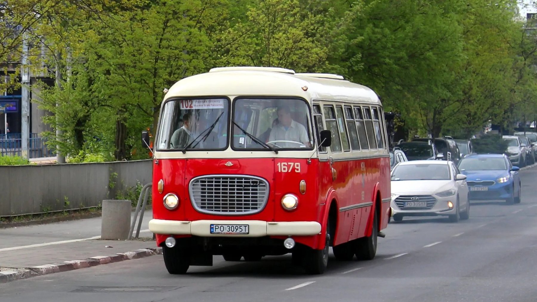 Historyczny autobus tzw. ogórek