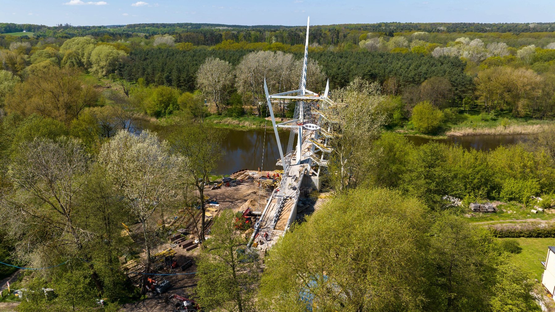 Galeria zdjęć budowy kładki w Owińskach