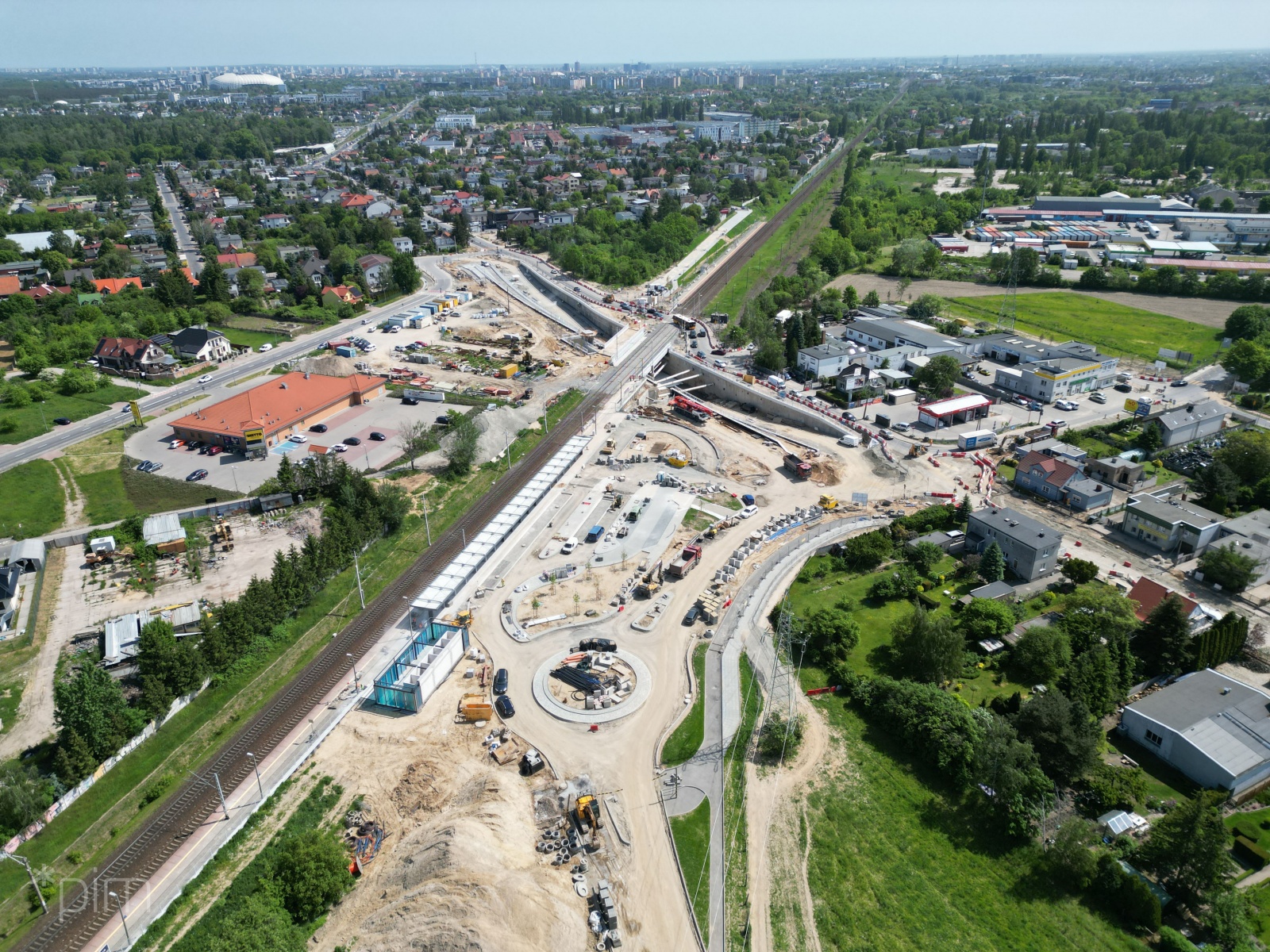 Widok na budowany węzeł Grunwaldzka i tunel pod torami kolejowymi - grafika rozmowy