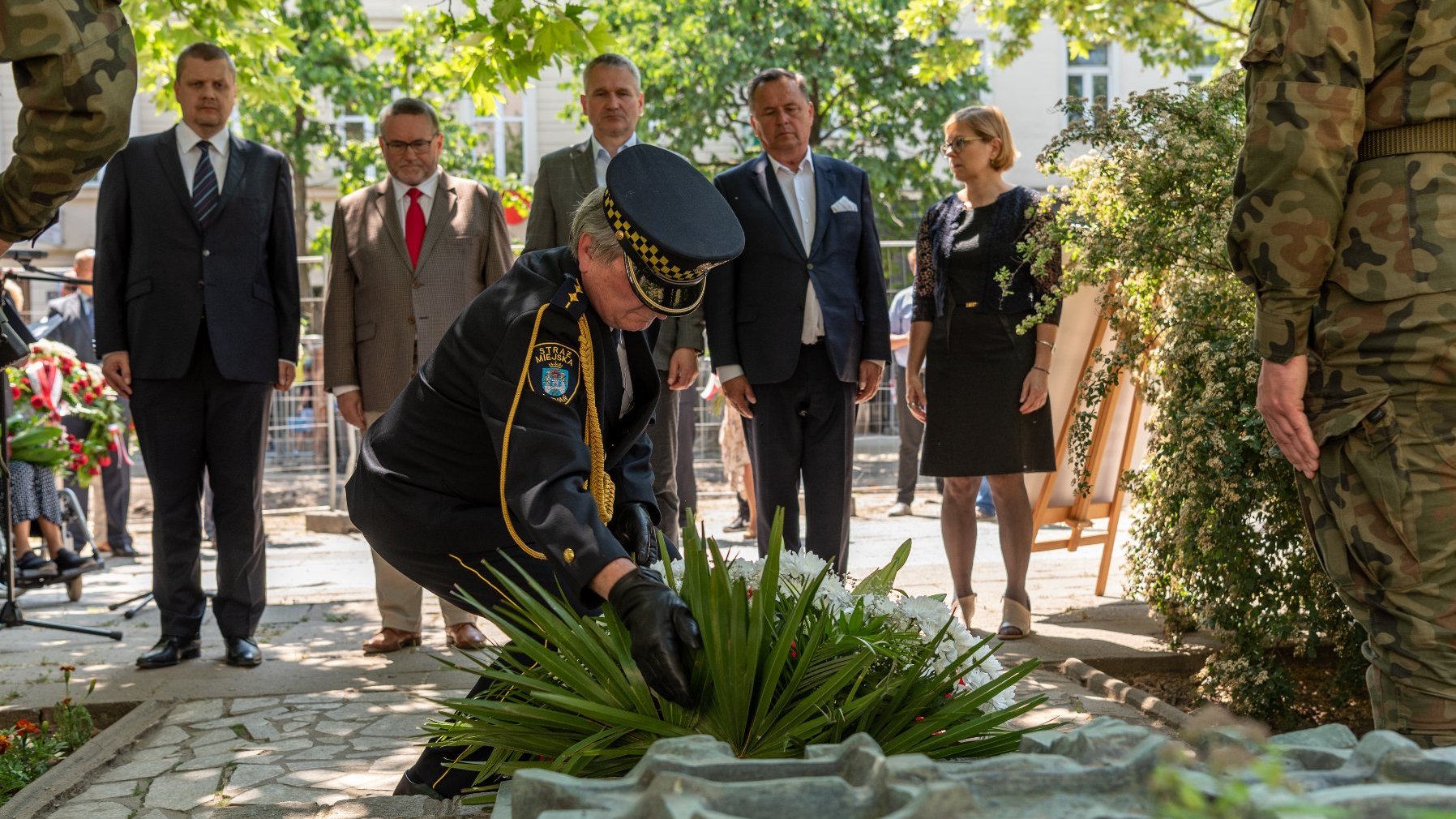 Galeria zdjęć przedstawia obchody Dnia Hołdu i Pamięci Ofiar Reżimu Komunistycznego.