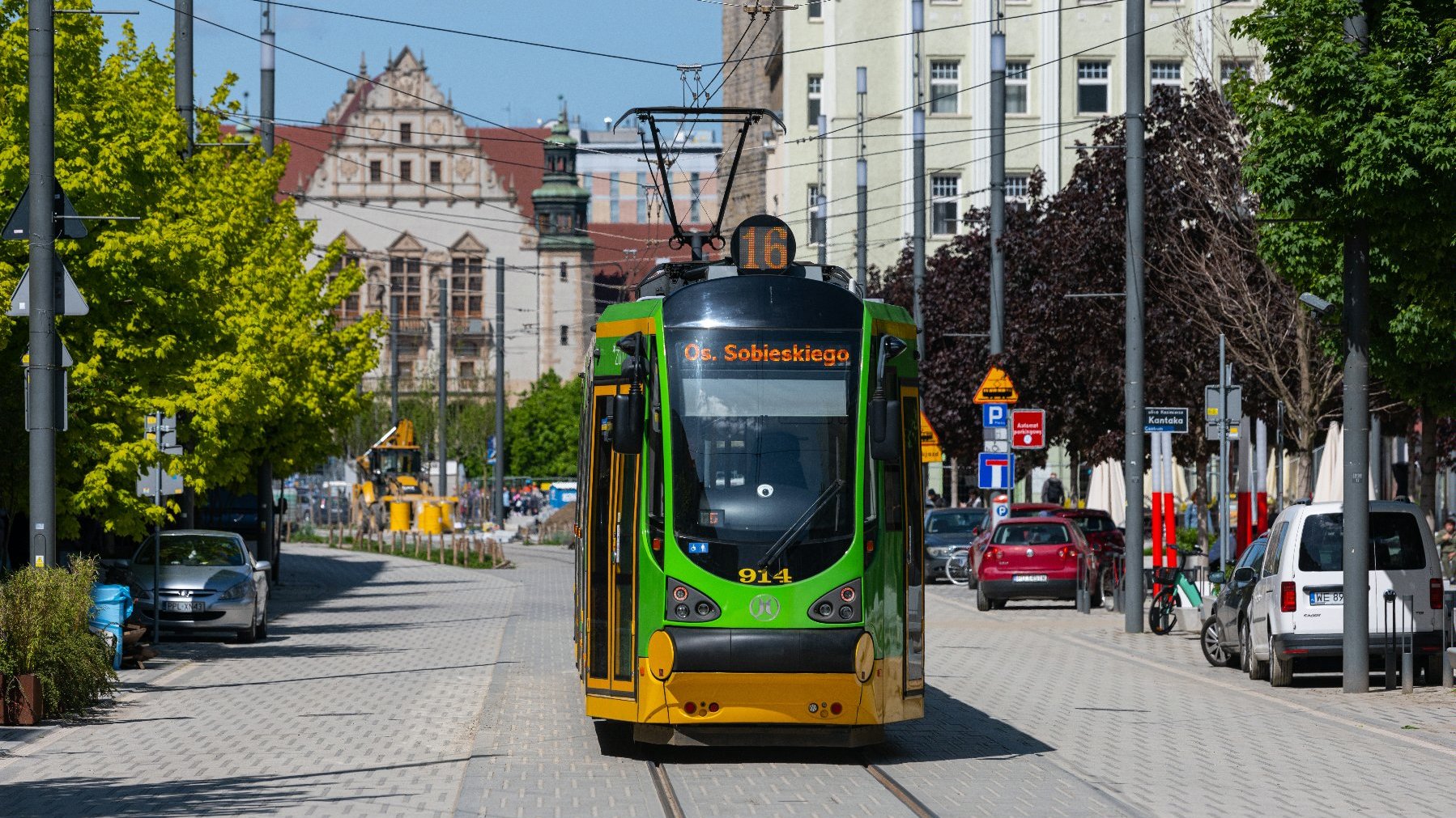 Tramwaj linii 16 na ul. Św. Marcin