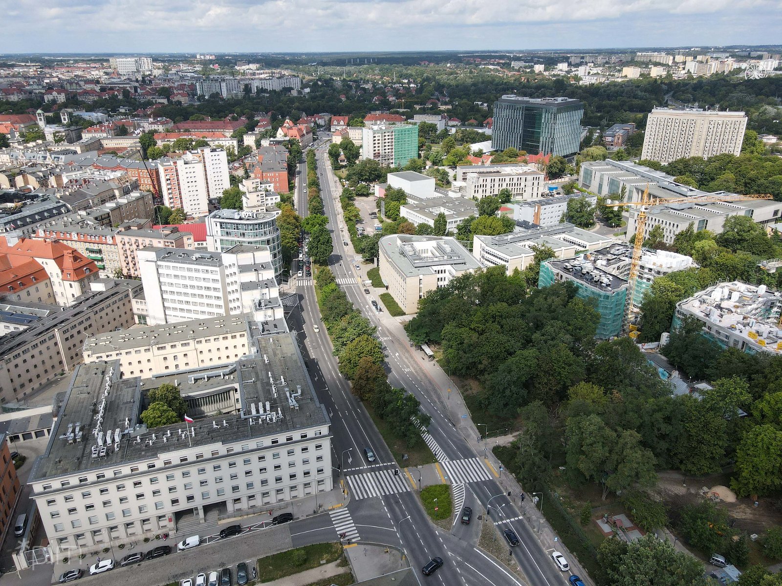 Widok na ul. Solną. Po lewej stronie budynek sądu, po prawej - Ogród Jordanowski - grafika rozmowy