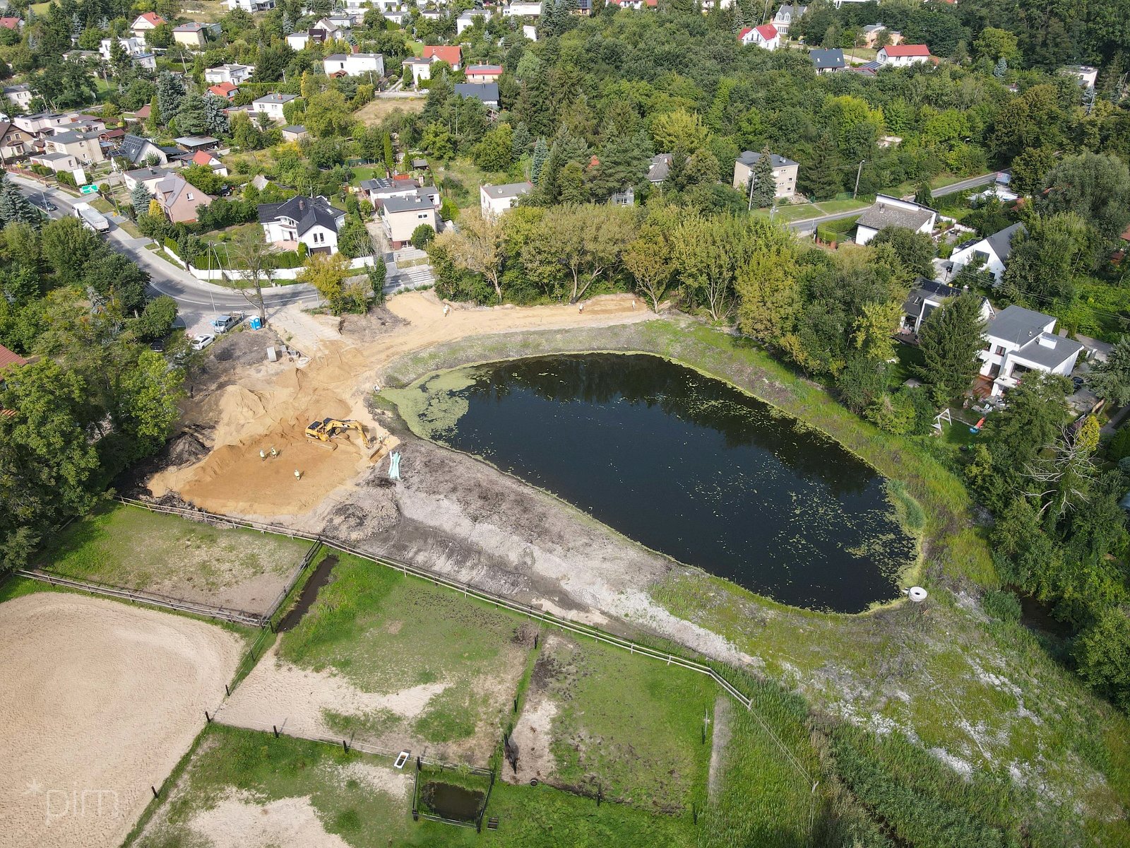 Galeria zdjęć nowego zbiornika retencyjnego w Kiekrzu - grafika rozmowy