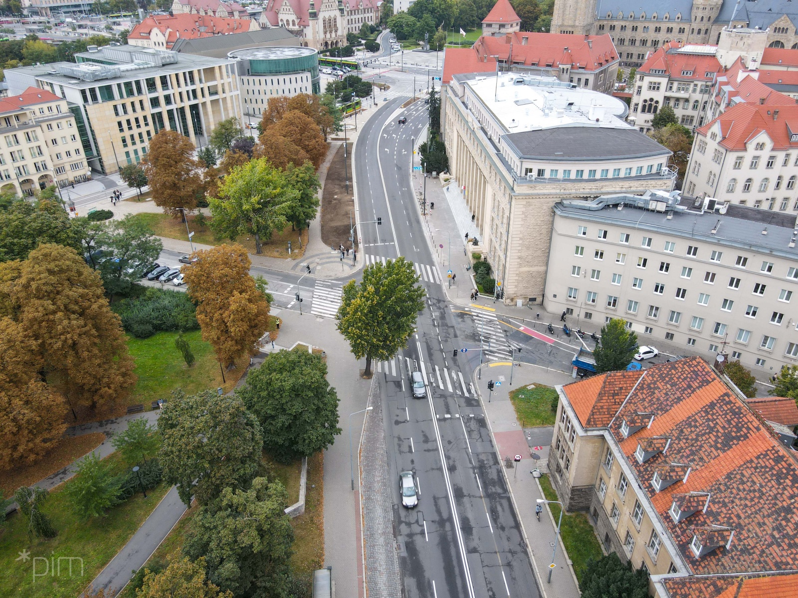 Galeria zdjęć z centrum - ulica Św. Marcin, al. Niepodległości i ul. Towarowa - grafika rozmowy