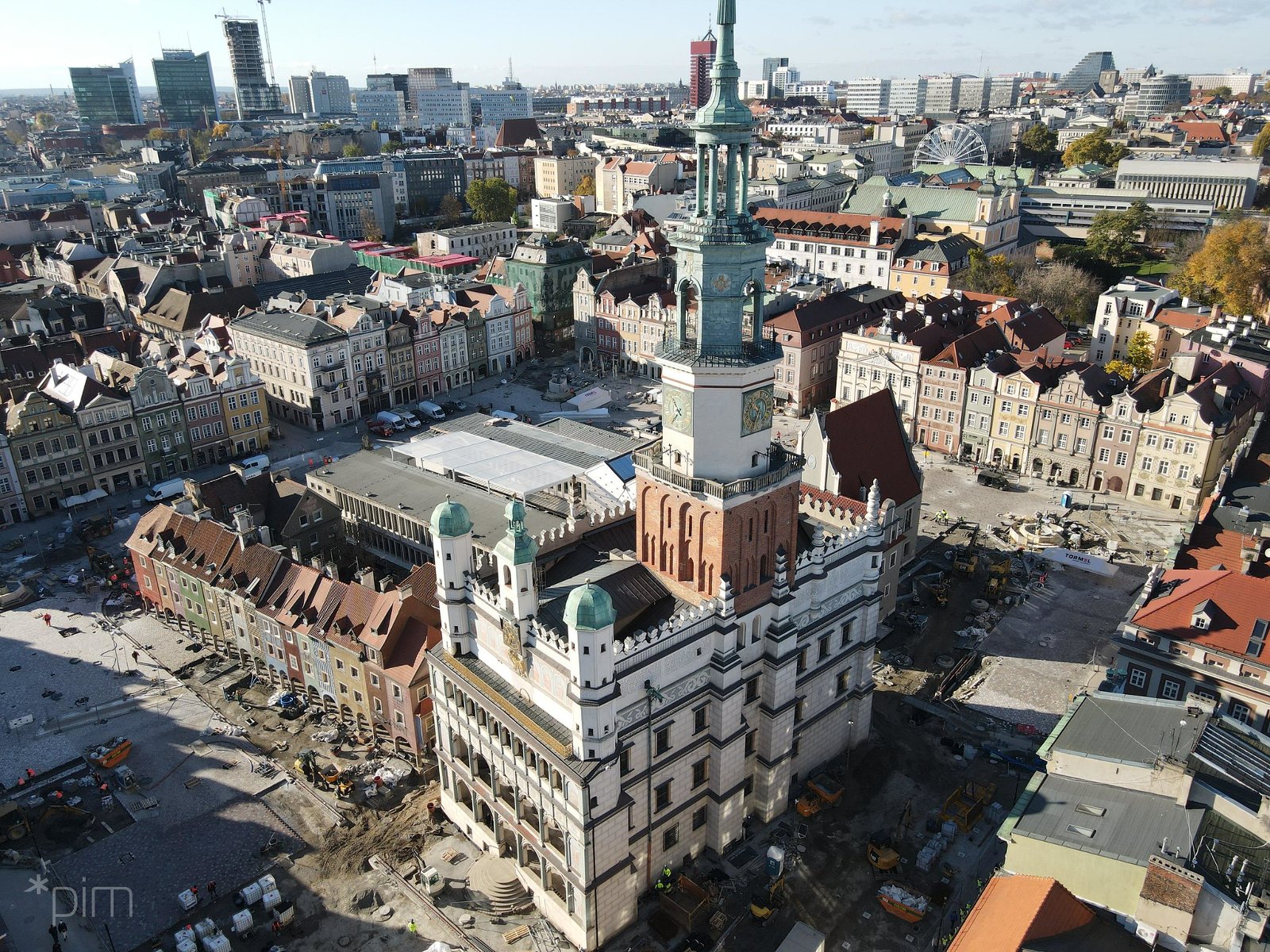 Na zdjęciu Stary Rynek widziany z lotu ptaka - grafika rozmowy