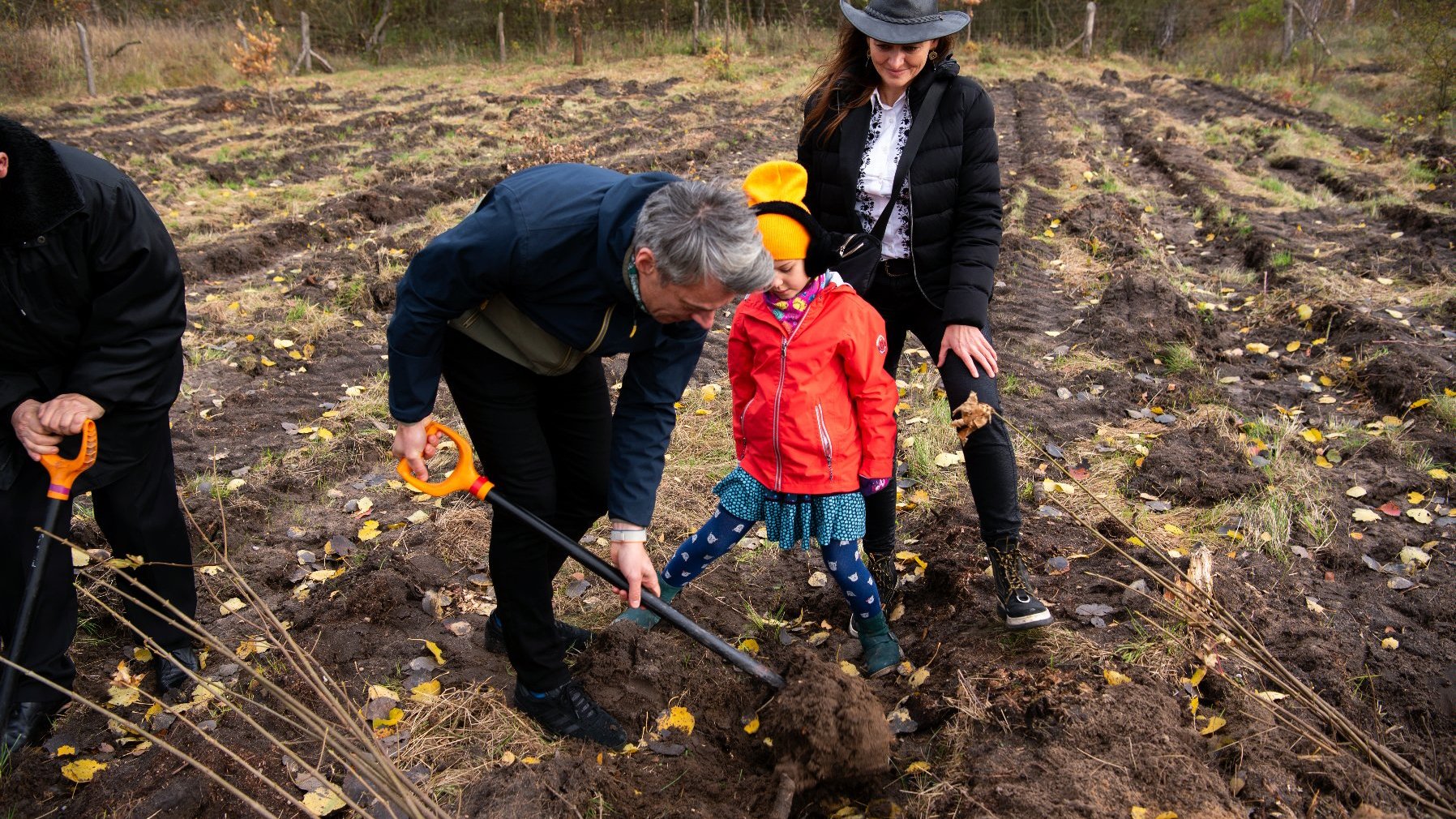 Galeria zdjęć z sadzenia drzew i obchodów z okazji roku Strzeleckiego