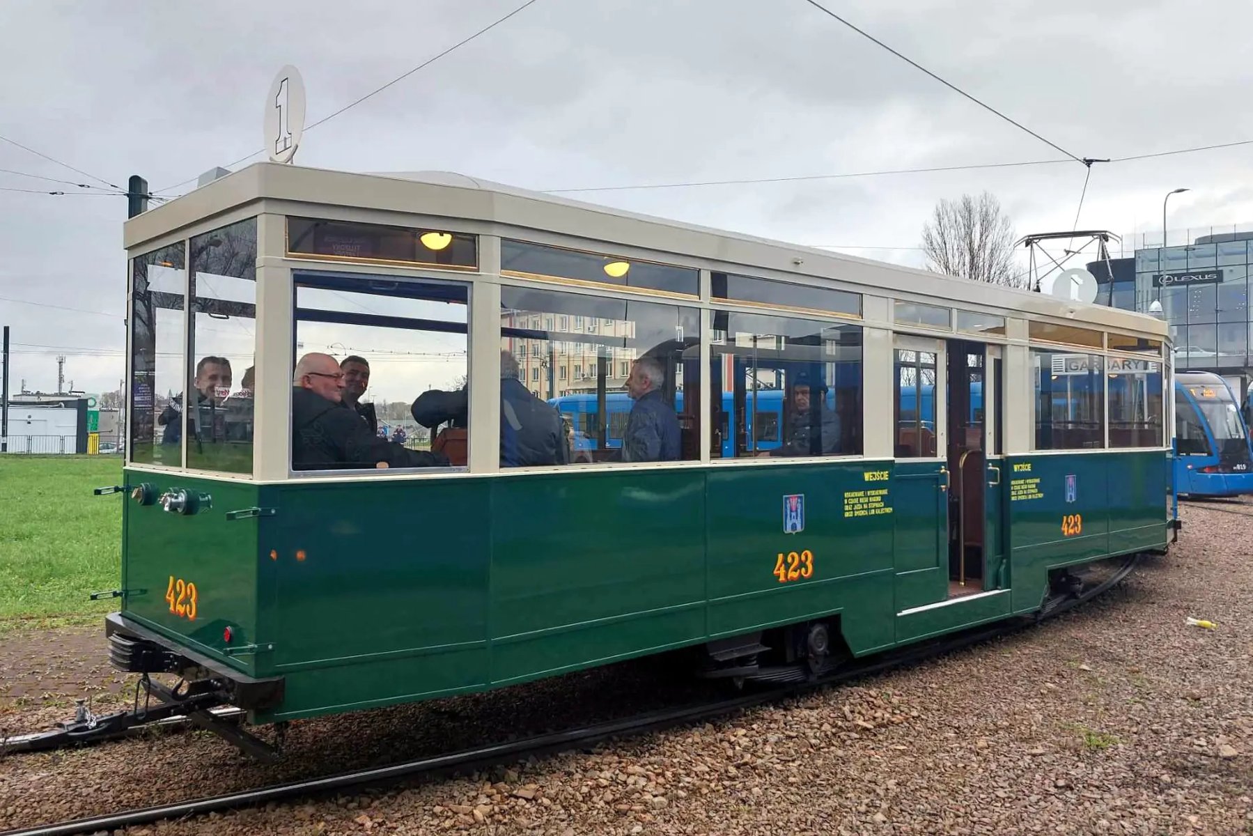 Odrestaurowany wagon zwany Dużym Szczeciniakiem - grafika rozmowy