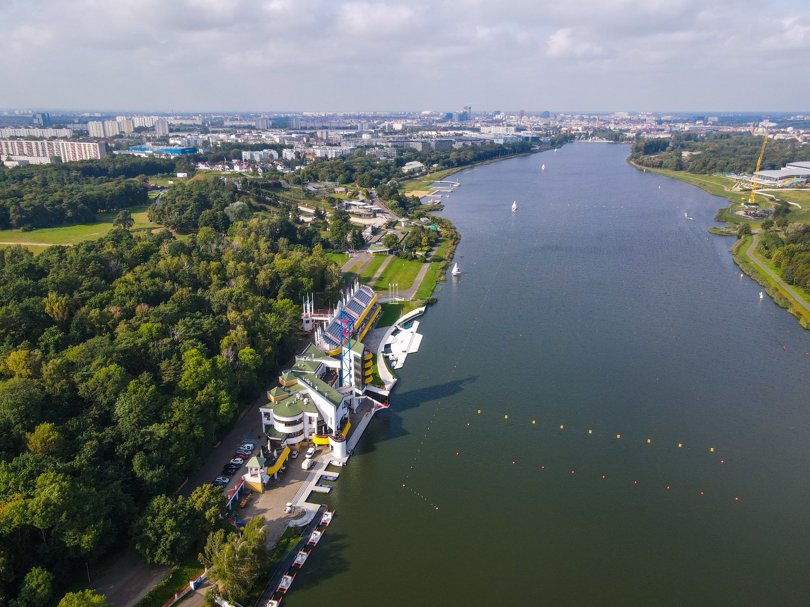 Na zdjęciu Jezioro Maltańskie widziane z lotu ptaka - grafika rozmowy