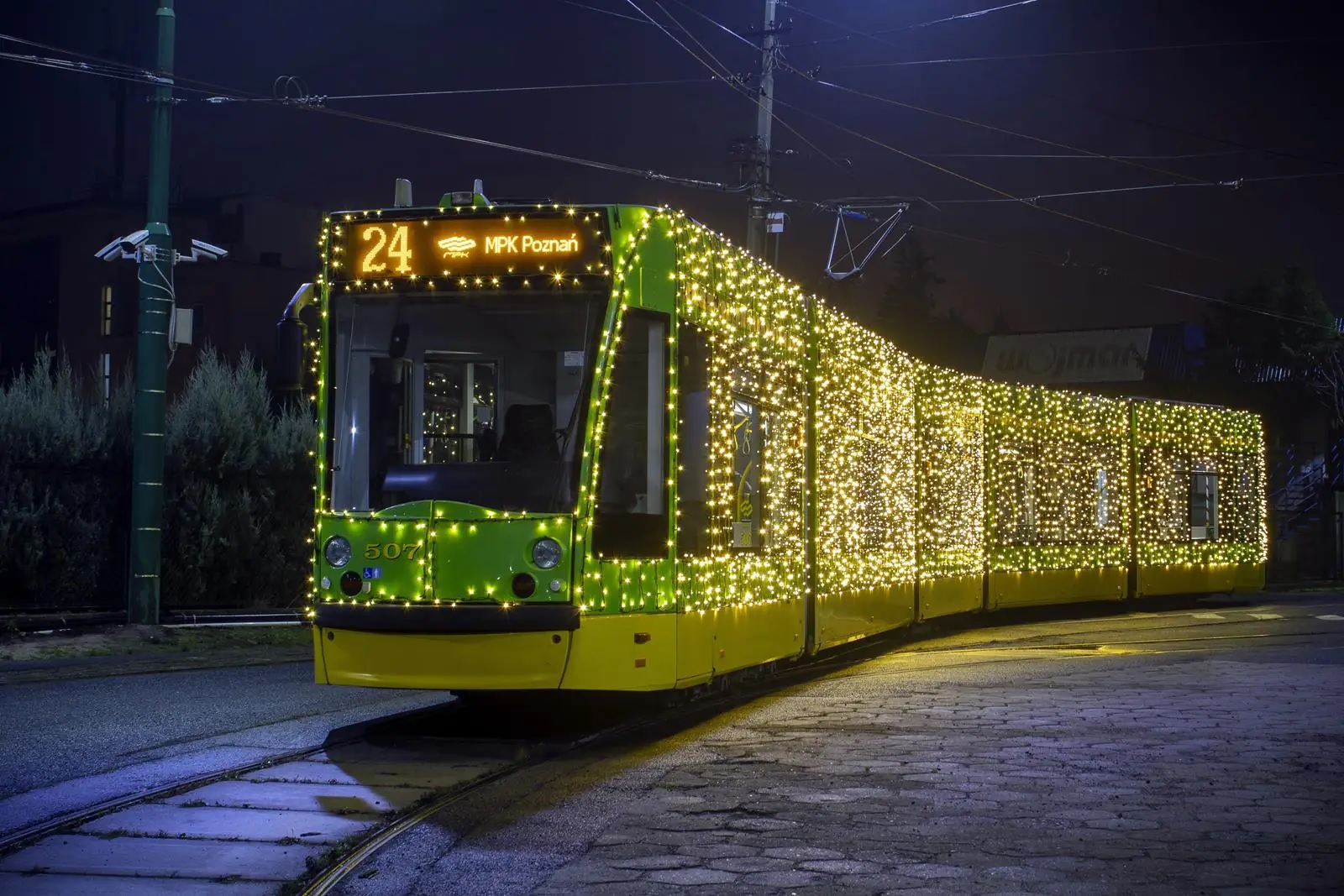 Rozświetlona świąteczna bimba - grafika rozmowy