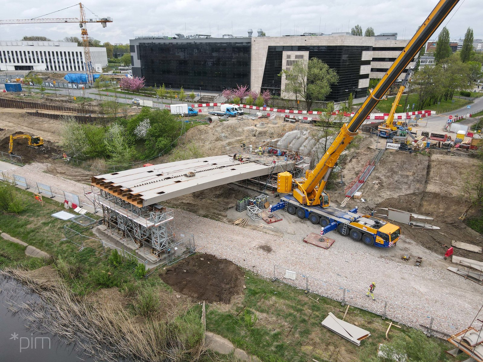 Galeria zdjęć z budowy Mostów Berdychowskich - grafika rozmowy