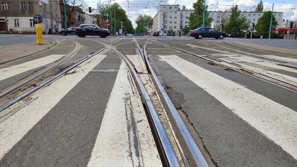 Torowisko na skrzyżowaniu ulic Hetmańskiej i Głogowskiej - grafika rozmowy