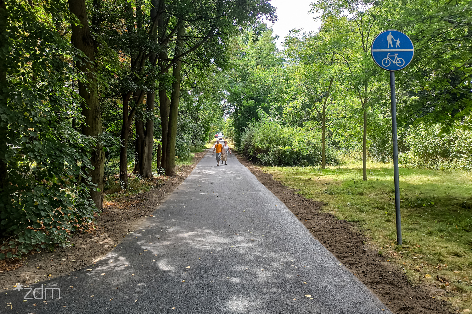 Galeria zdjęć wyremontowanej drogi rowerowej wzdłuż ul. Niestachowskij - grafika rozmowy