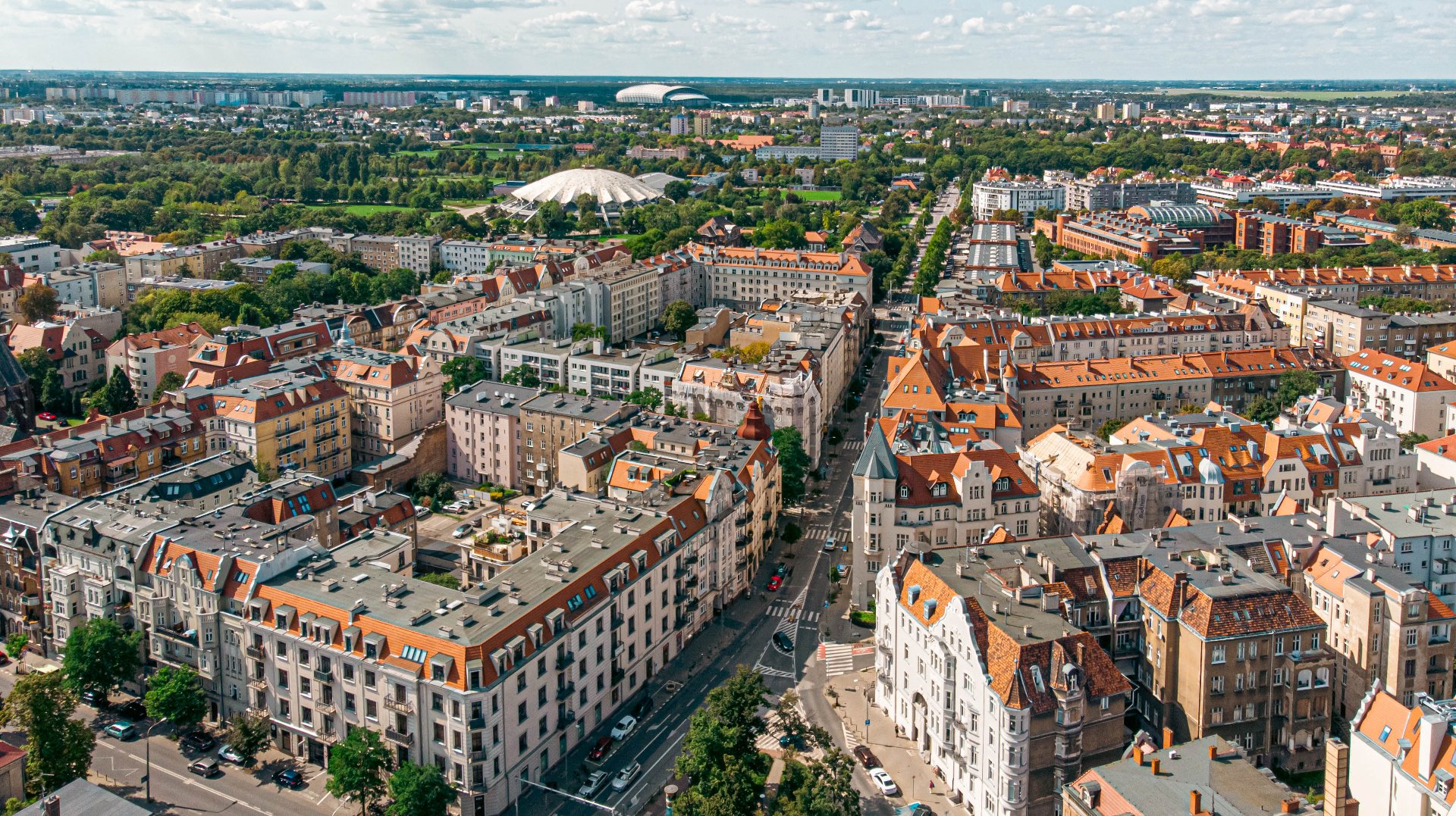 Na zdjęciu poznańskie kamienice widziane z lotu ptaka - grafika rozmowy