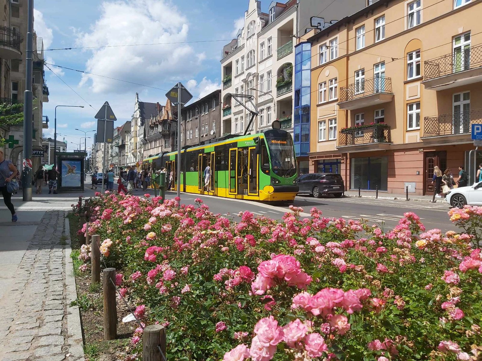 Tramwaj linii nr 8 na ul. Dąbrowskiego - grafika rozmowy