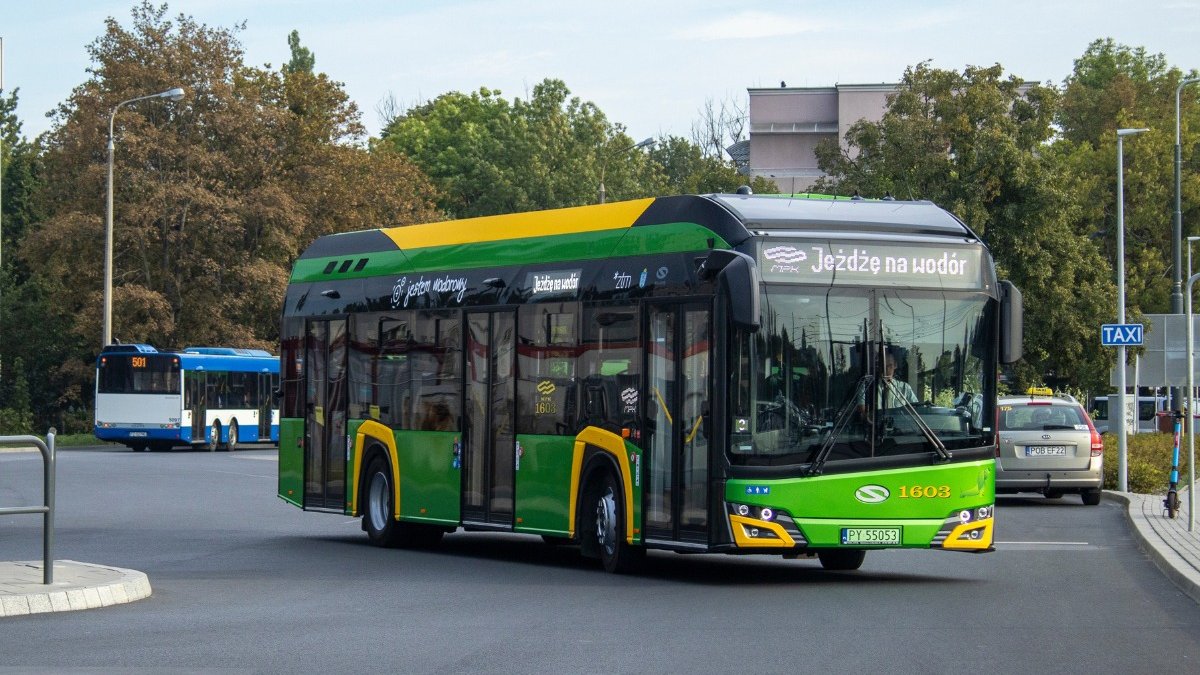 Solaris Urbino 12 hydrogen w barwach MPK Poznań