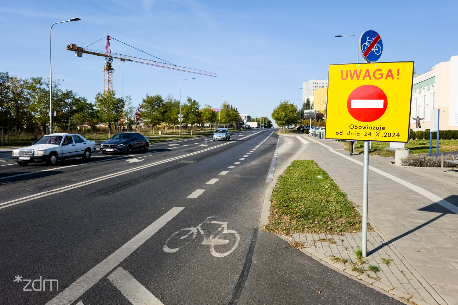 Galeria zdjęć ul. Słowiańskiej ze zniszczoną nawierzchnią - grafika rozmowy