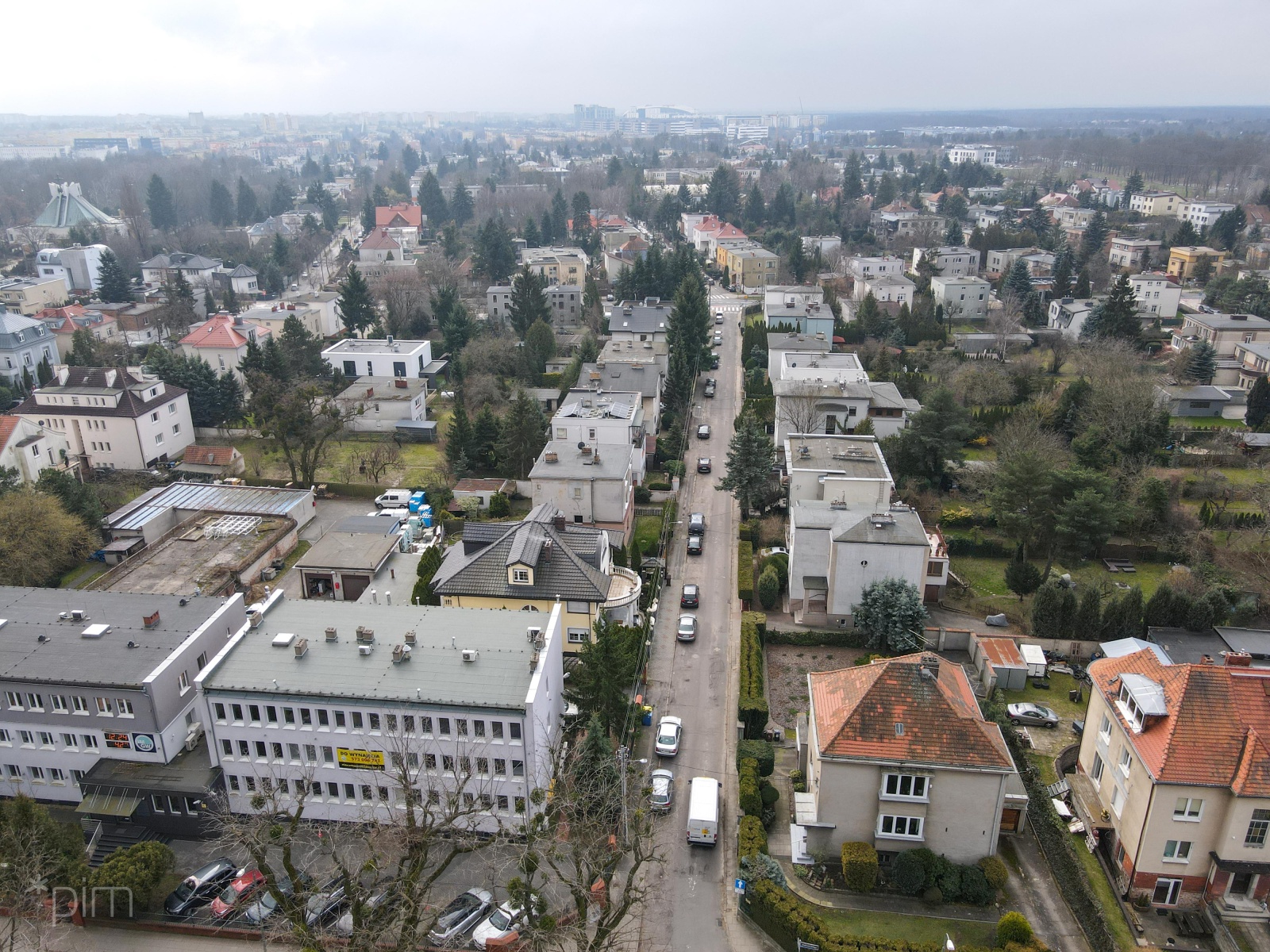 Widok z lotu ptaka na ul. Radosną i osiedle domków jednorodzinnych na Ogrodach - grafika rozmowy