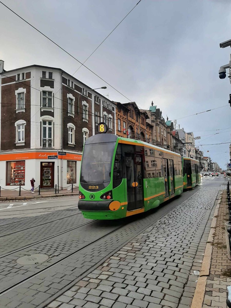 Tramwaj linii nr 8 - grafika rozmowy